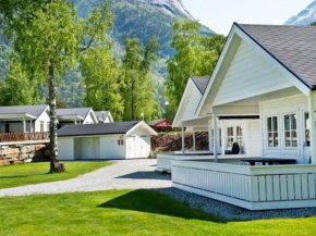Holiday home Kinsarvik III